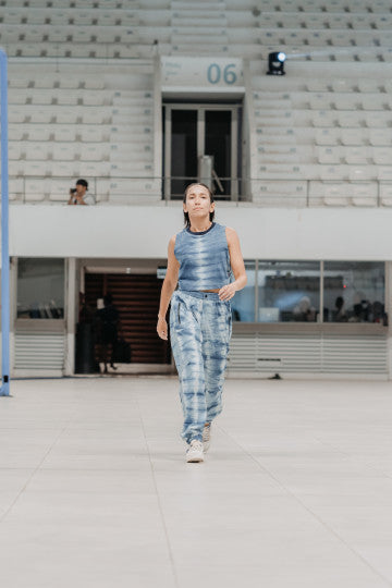CROPPED TOP FITTED - OHMM BY BAI x KELLY TANDIONO