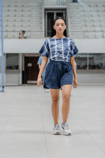 CROPPED T-SHIRT SUPER WIDE FIT BLUE - OHMM BY BAI x KELLY TANDIONO